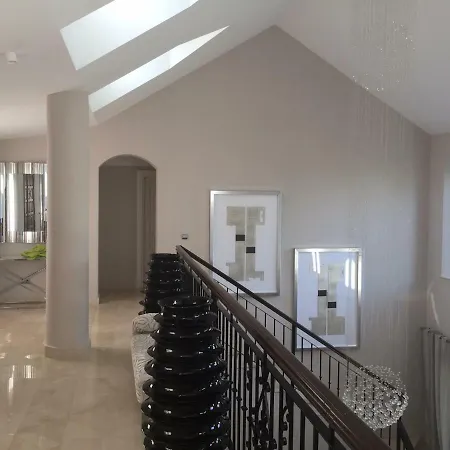 Maracana Homestay Marbella